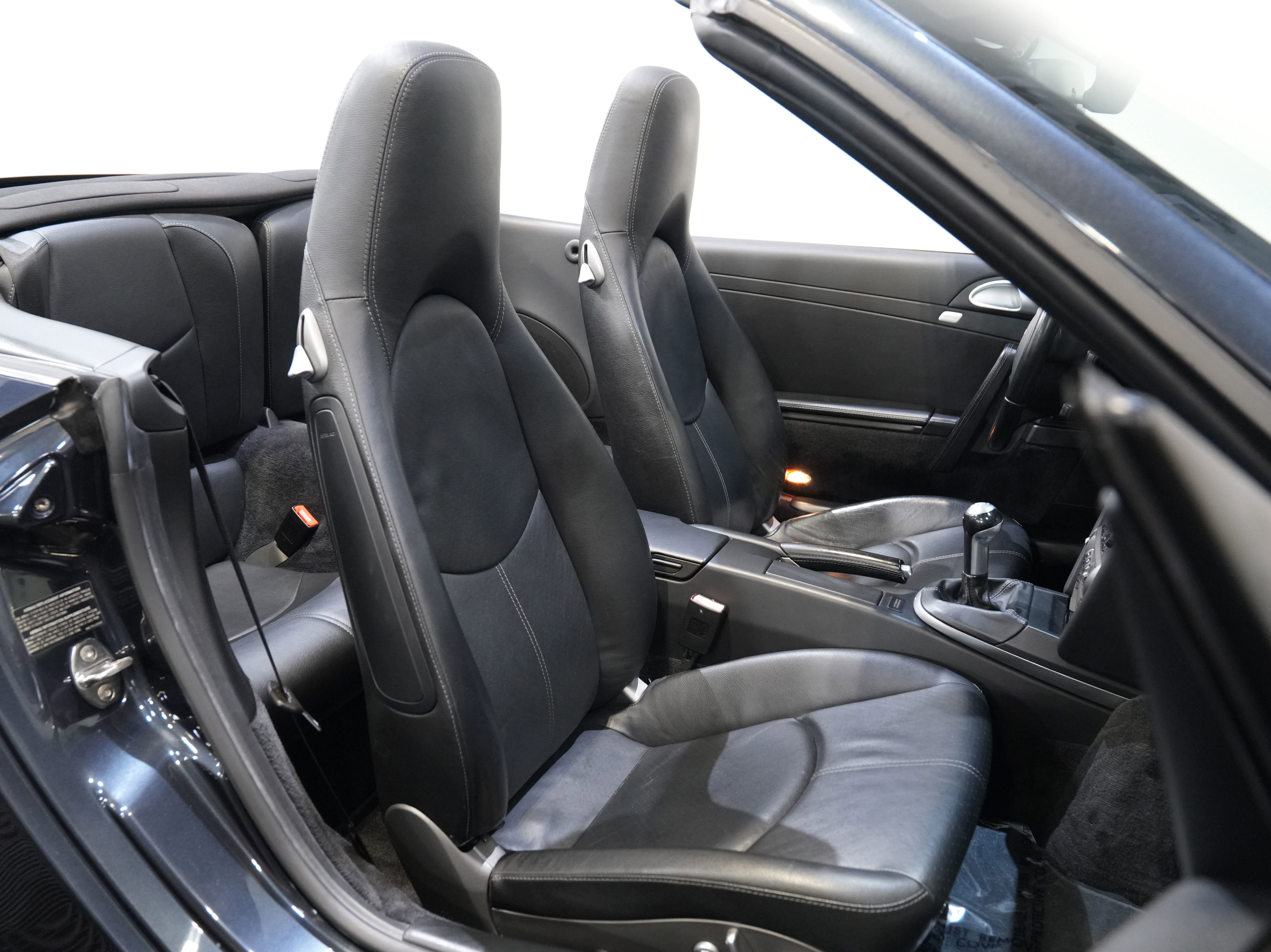 Used 2006 Porsche 911 Carrera 4S AWD/4WD image 28
