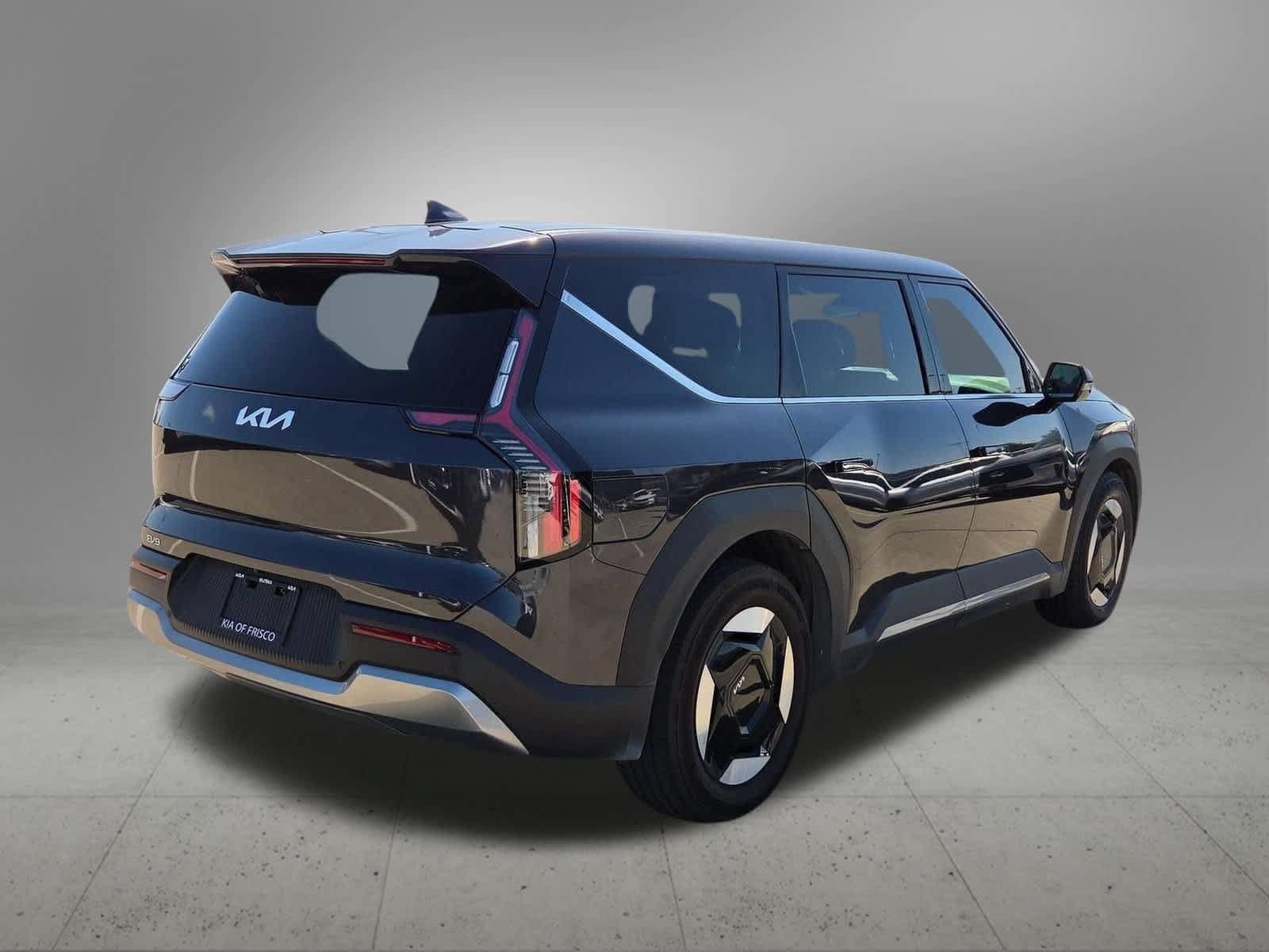 Certified 2026 Kia EV9 Light RWD image 6