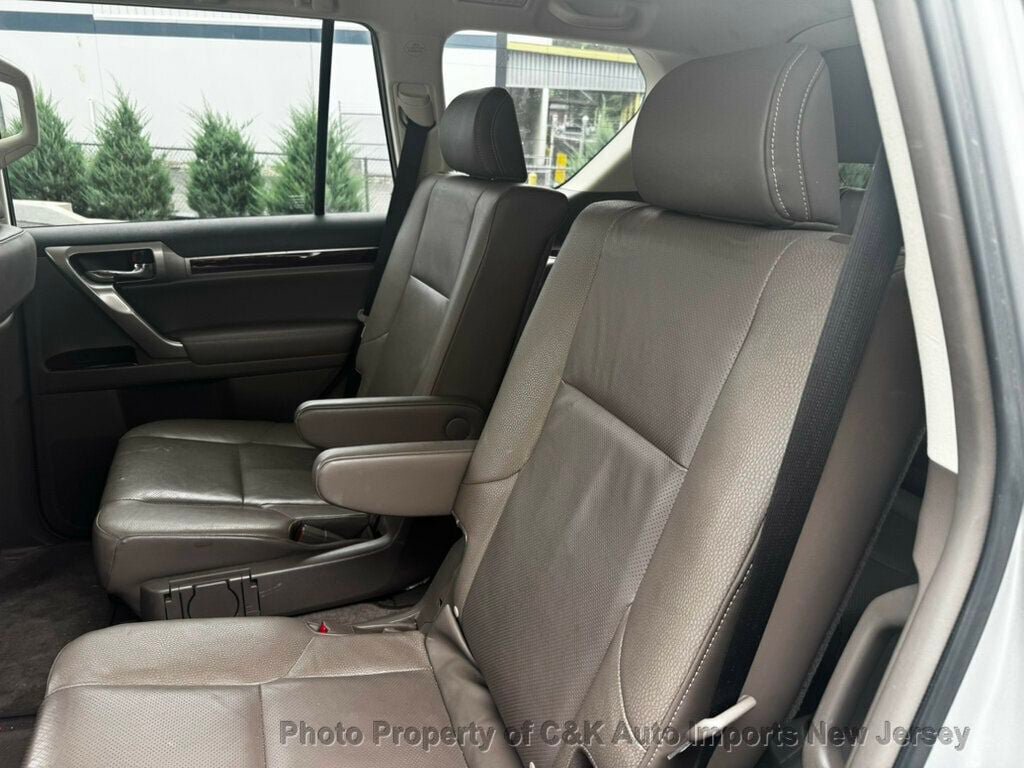 Used 2019 Lexus GX 460 Premium AWD/4WD image 24