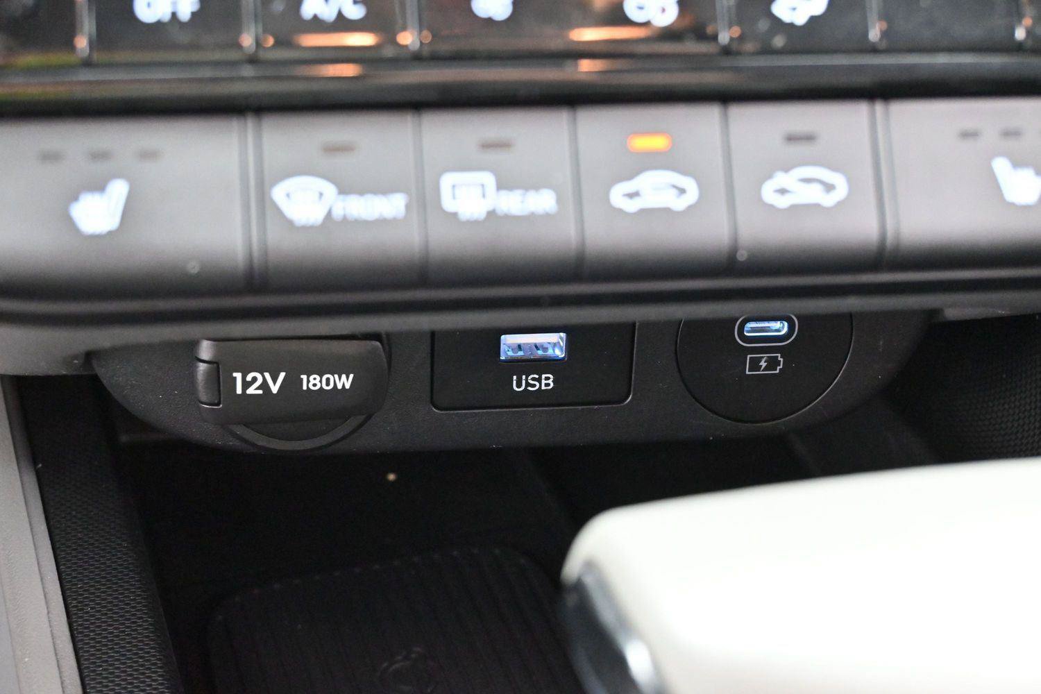 Used 2024 Hyundai Elantra SEL w/ Convenience Package FWD image 23