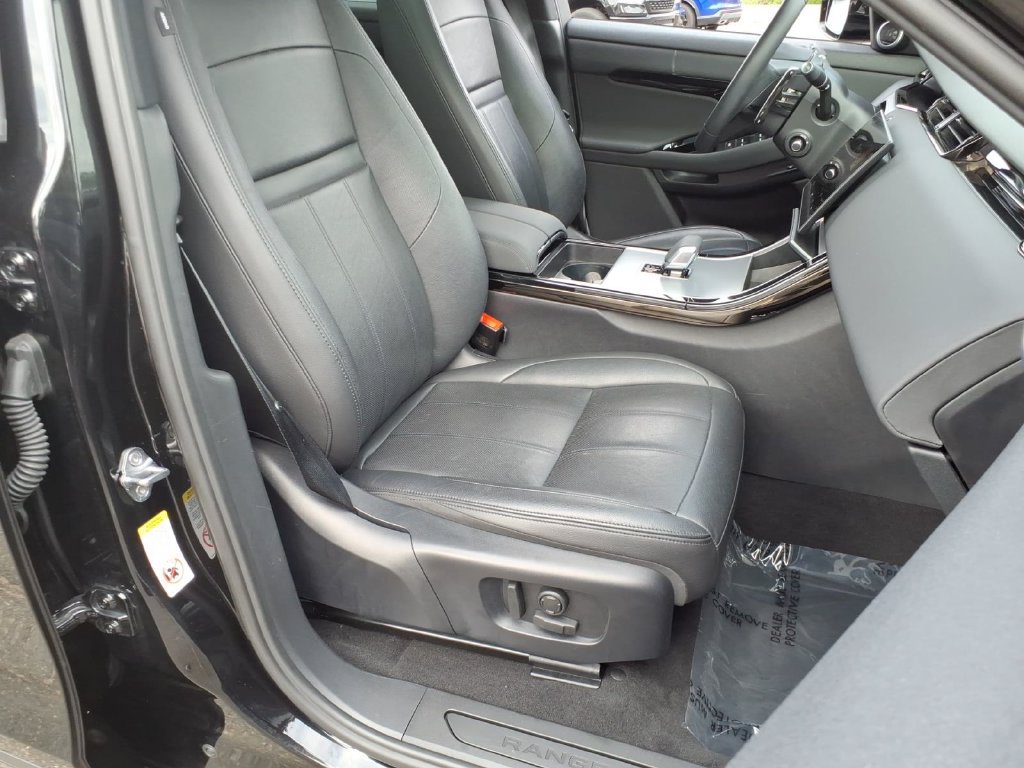 Used 2024 Land Rover Range Rover Evoque S AWD/4WD image 11