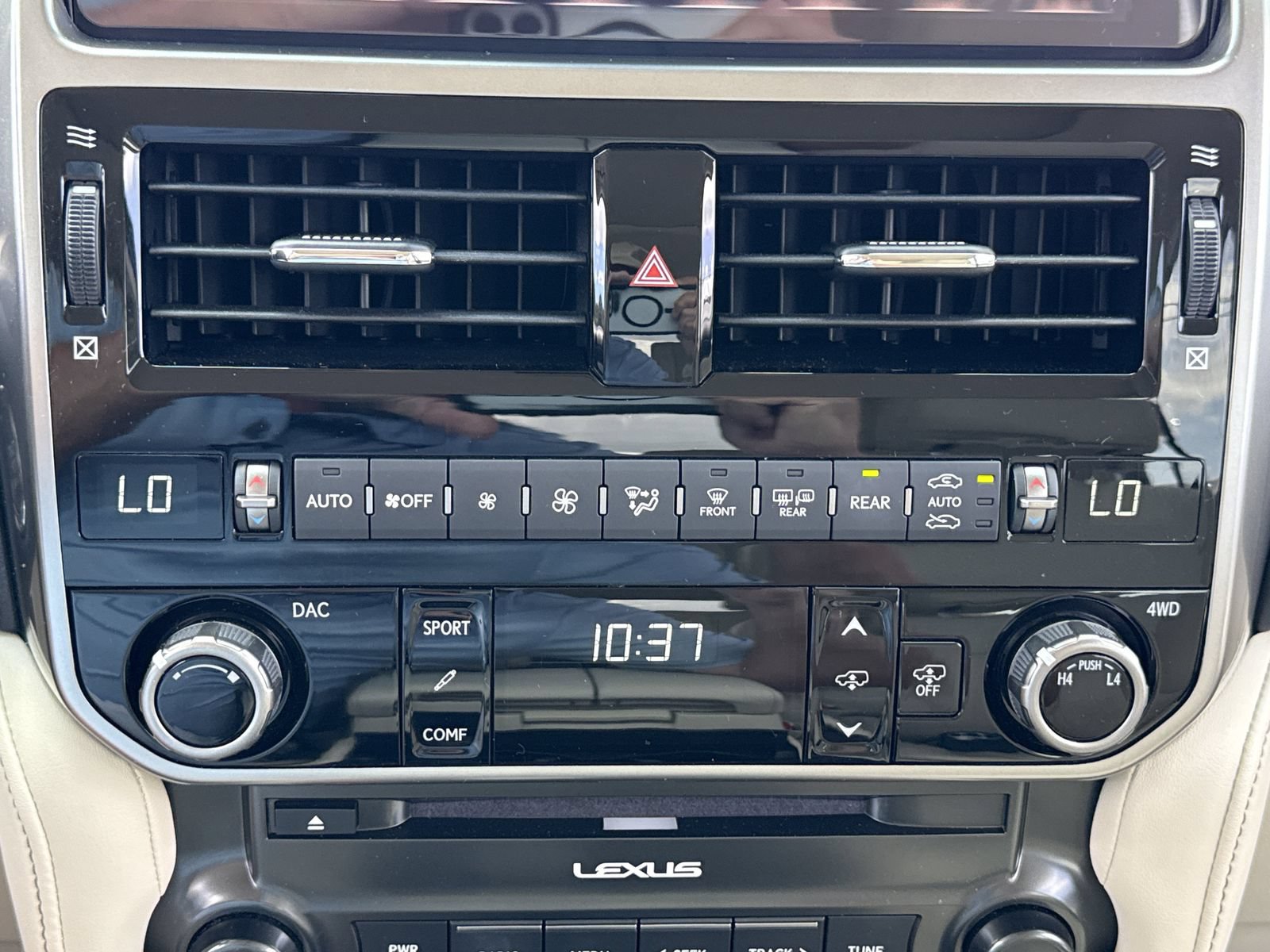 Used 2023 Lexus GX 460 Luxury w/ Sport Design Package AWD/4WD image 24