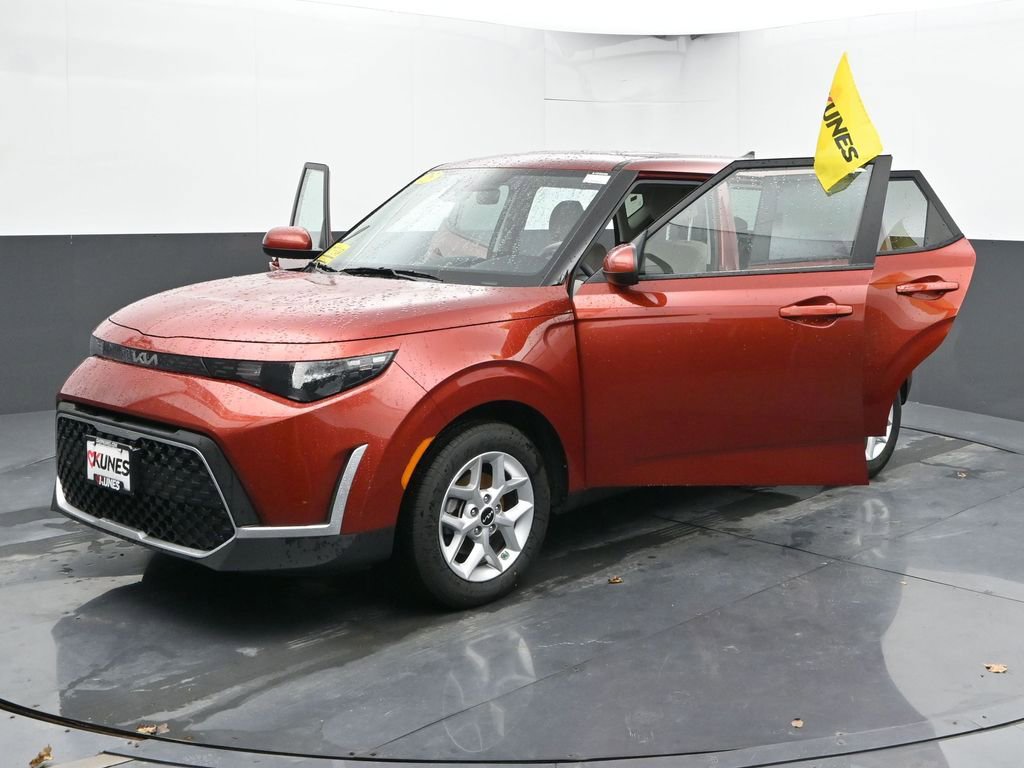 Used 2025 Kia Soul LX w/ LX Technology Package image 56