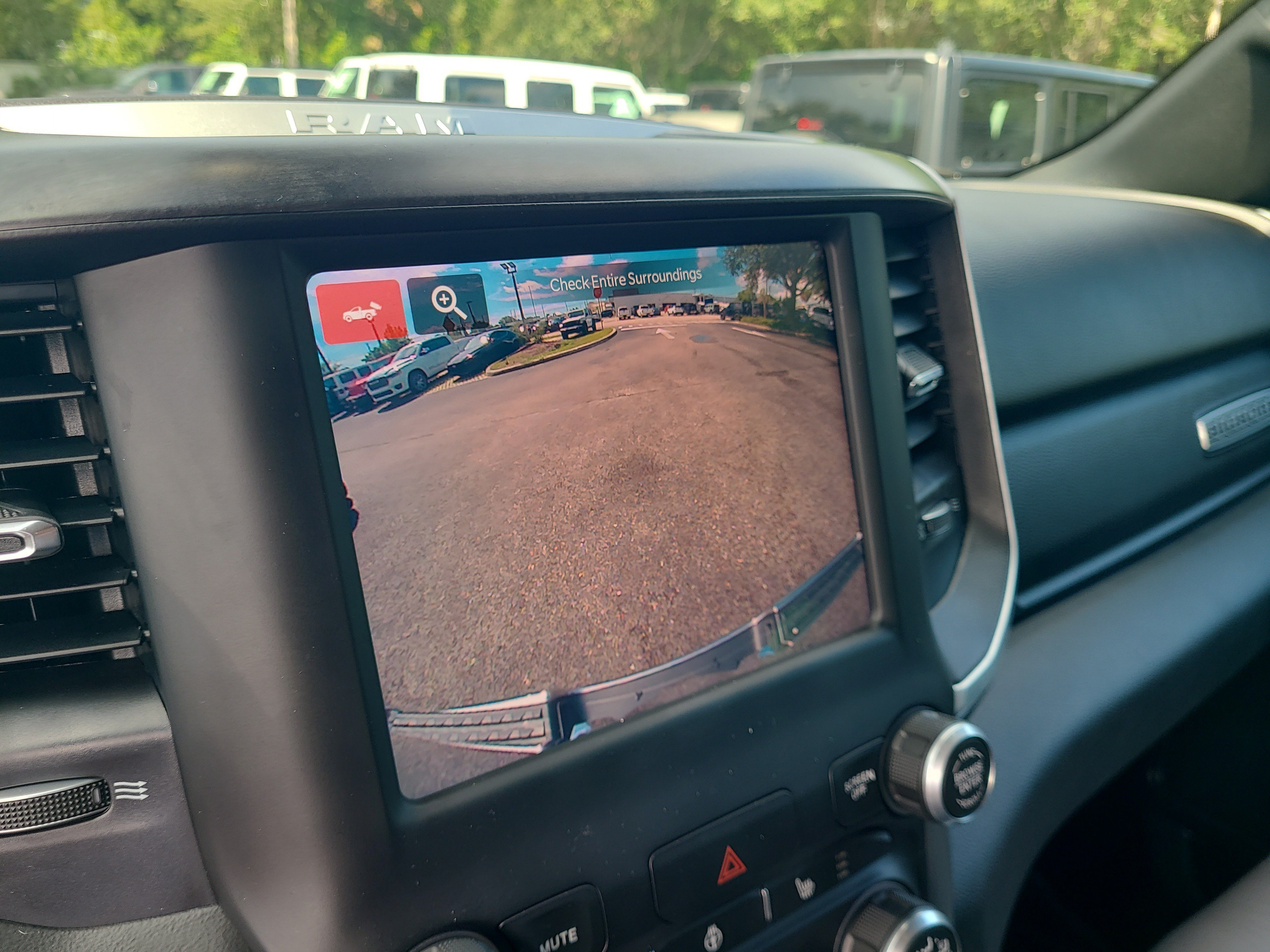 Used 2023 RAM 1500 Big Horn AWD/4WD image 25