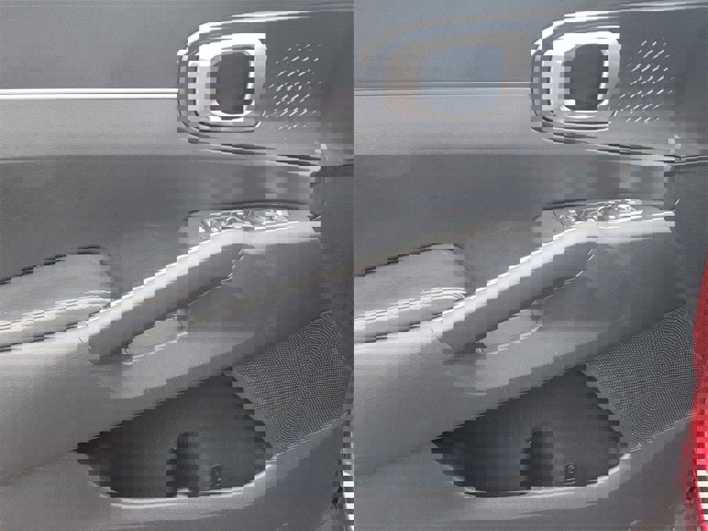 Used 2023 Kia Sorento LX image 11