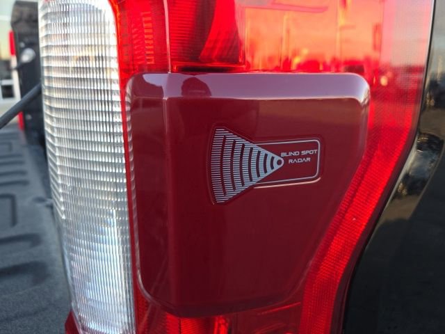 Used 2017 Ford F250 XLT w/ XLT Premium Package image 9