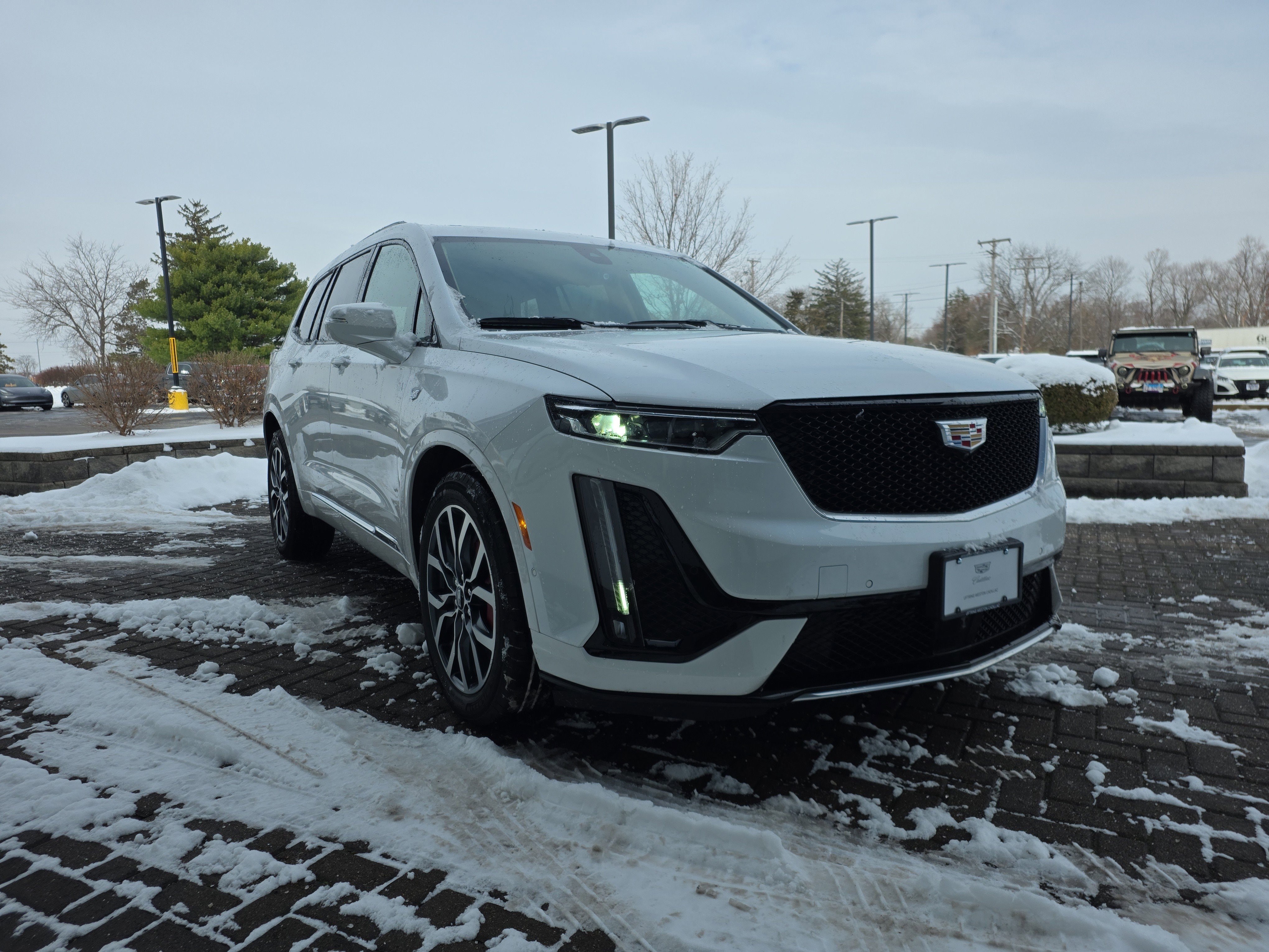 Used 2025 Cadillac XT6 Sport w/ Platinum Package image 7