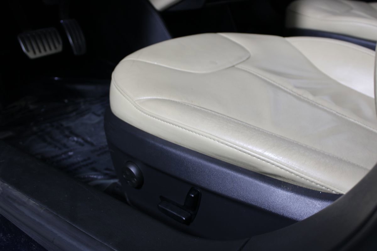 Used 2013 Tesla Model S Performance RWD image 39