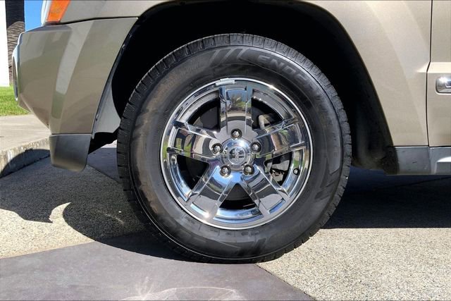 Used 2006 Jeep Grand Cherokee Limited AWD/4WD image 9