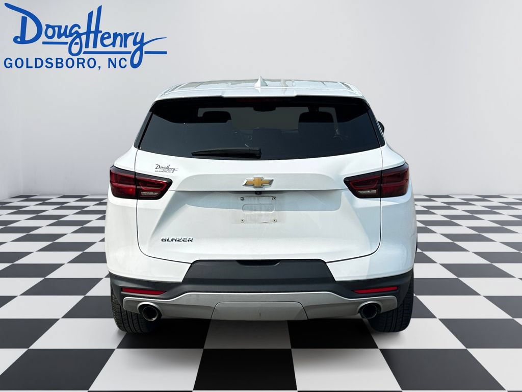 Used 2025 Chevrolet Blazer LT FWD image 4