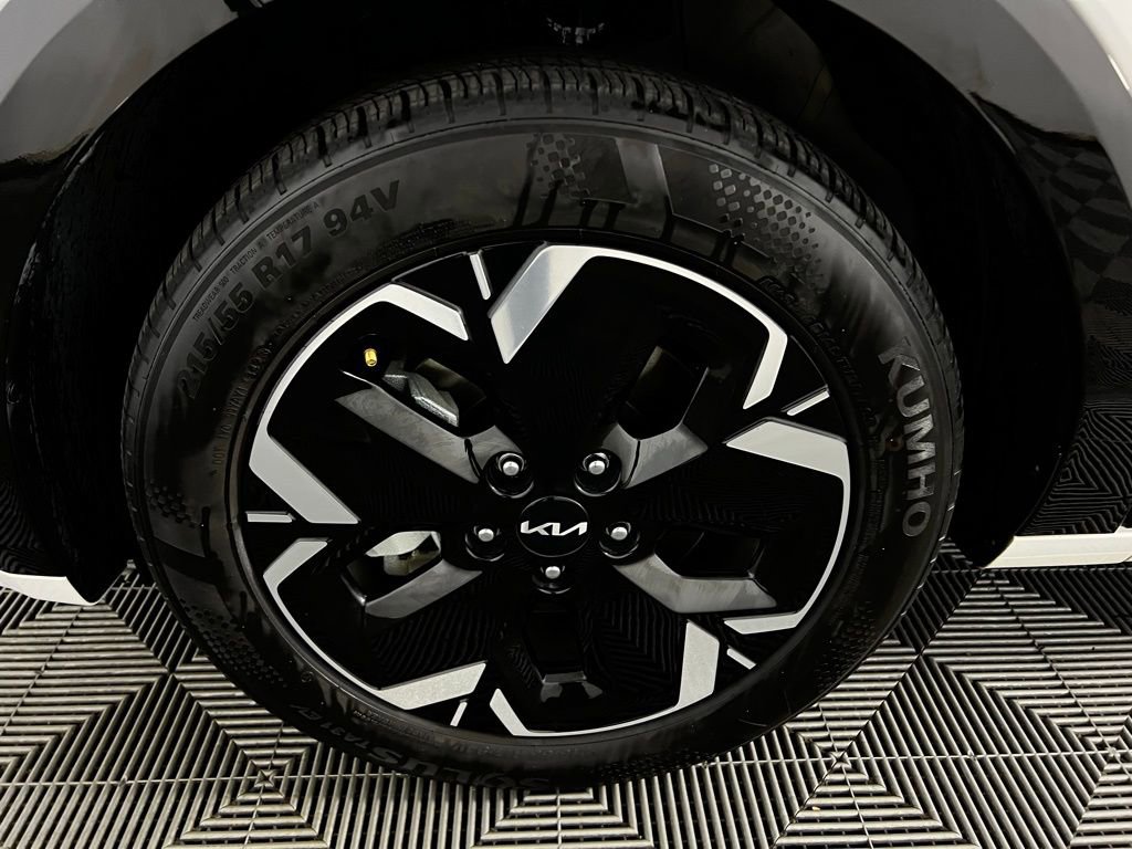 Used 2024 Kia Niro Wave image 12