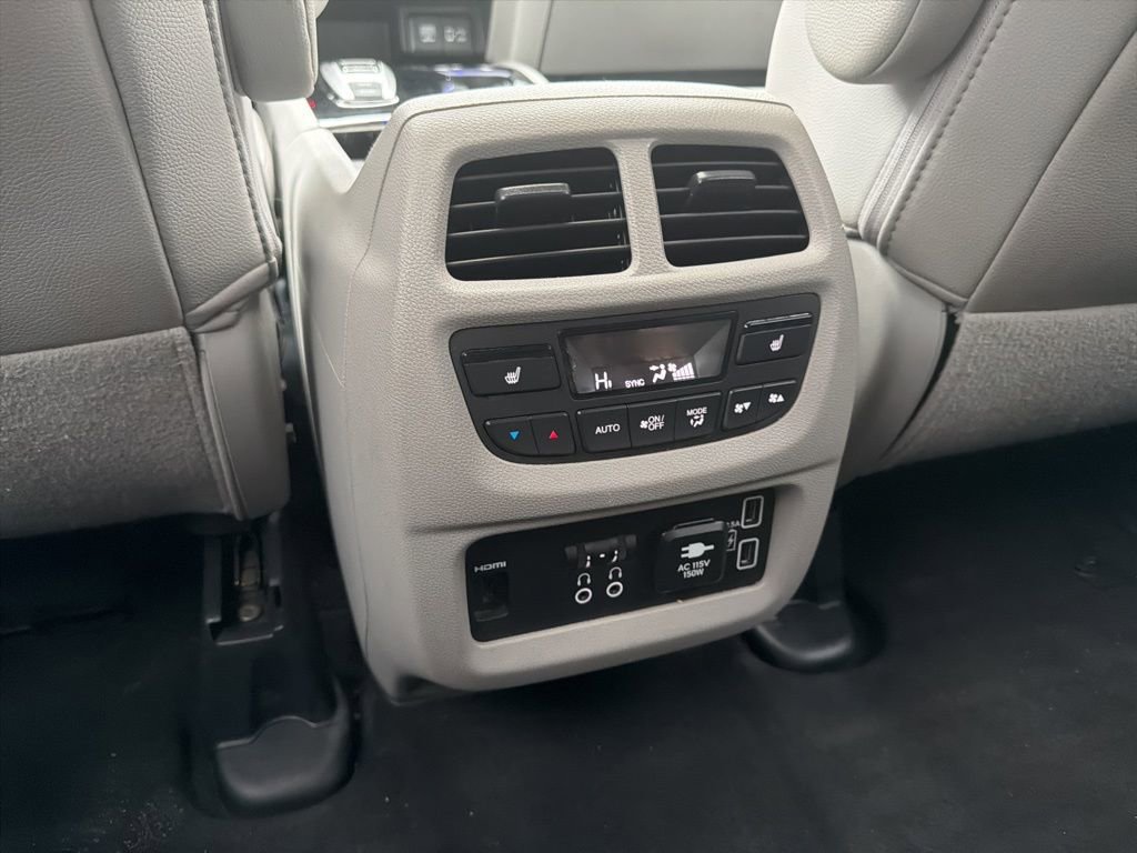 Certified 2019 Honda Pilot Touring image 39