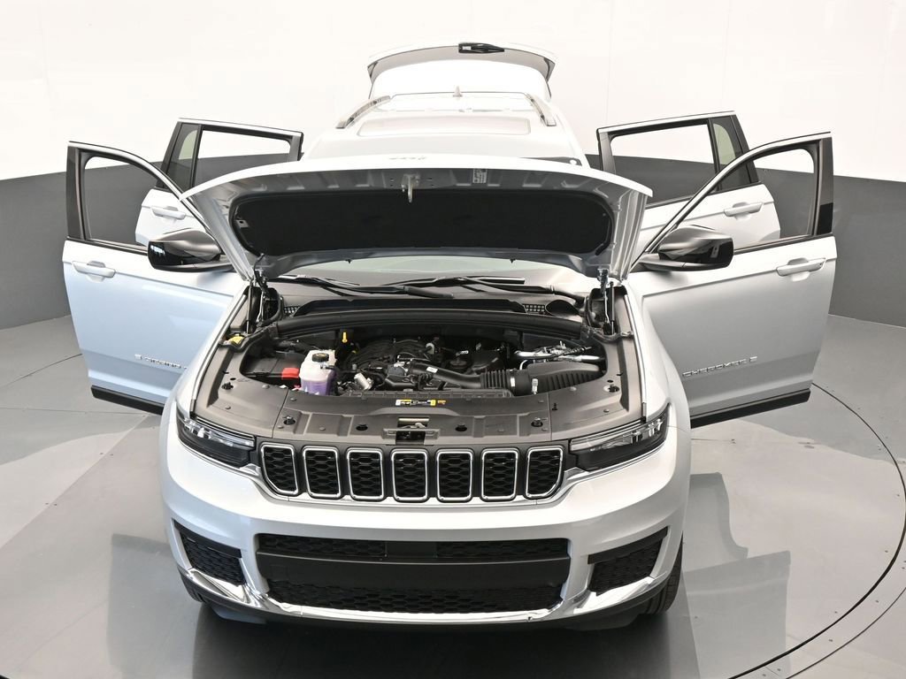 Used 2024 Jeep Grand Cherokee L Laredo image 61