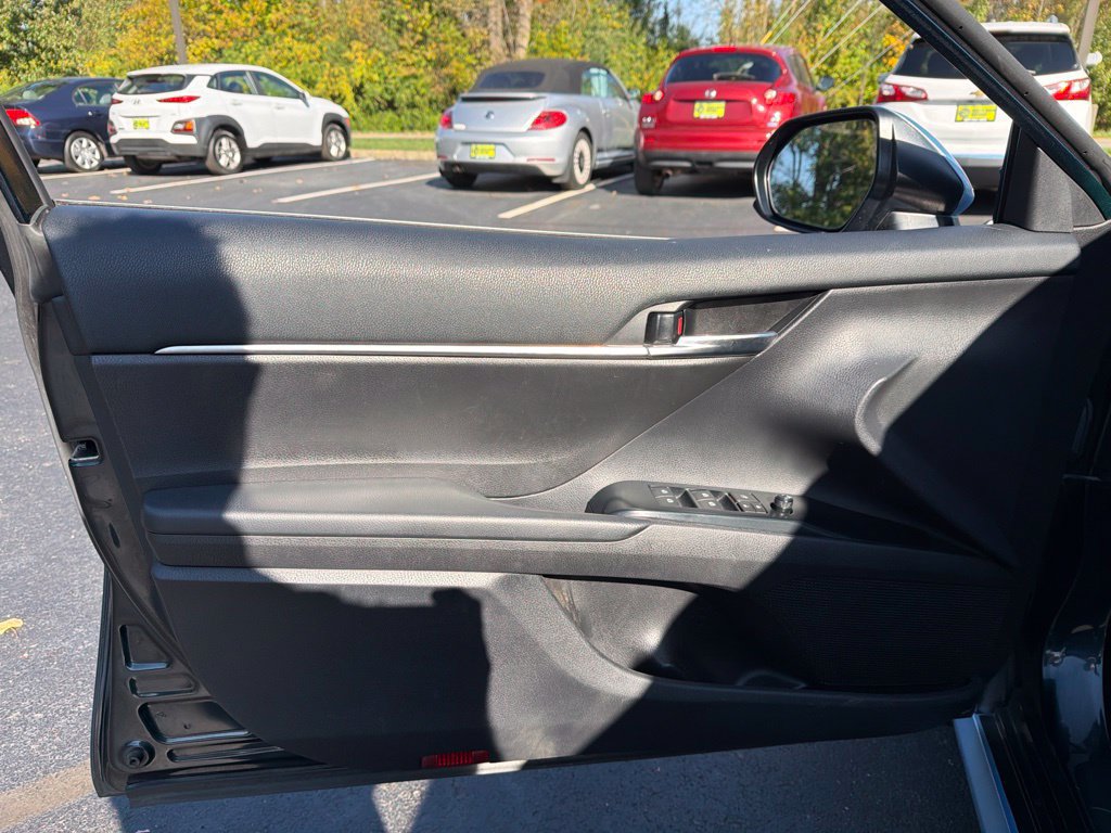 Used 2020 Toyota Camry LE FWD image 15