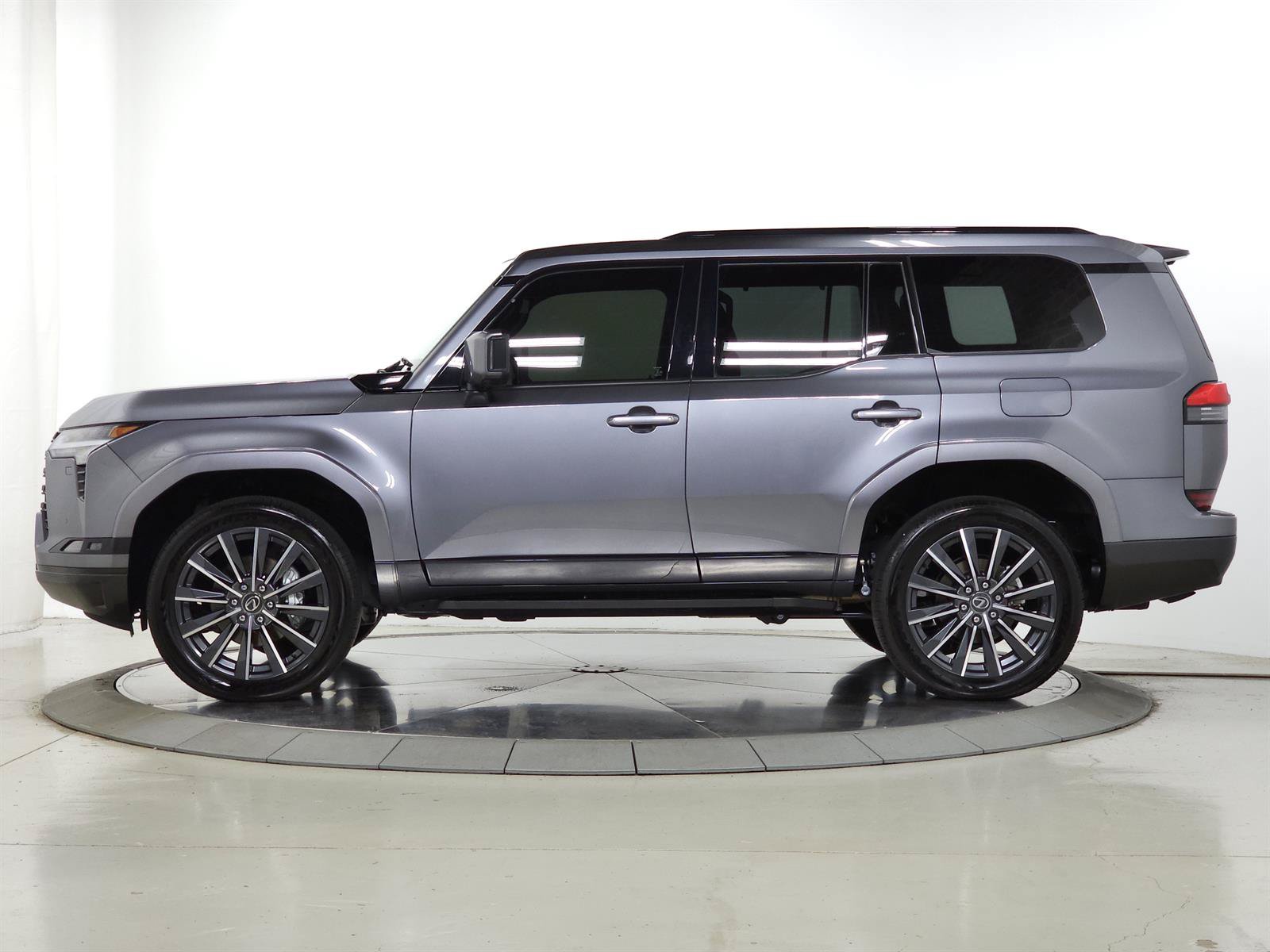Certified 2025 Lexus GX 550 w/ Cold Area Package AWD/4WD image 5