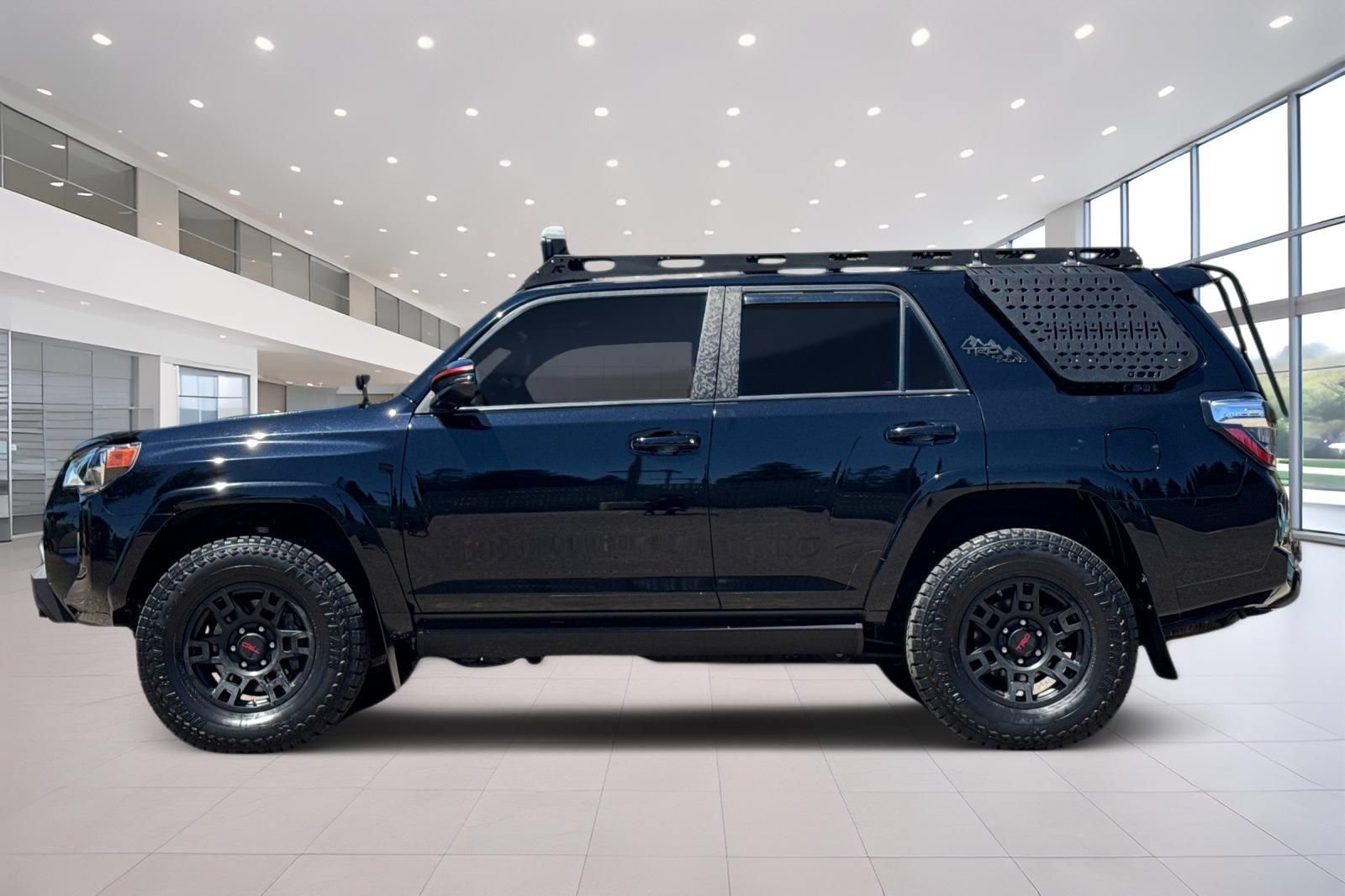 Used 2021 Toyota 4Runner TRD Off-Road Premium w/ Moonroof Package AWD/4WD image 7
