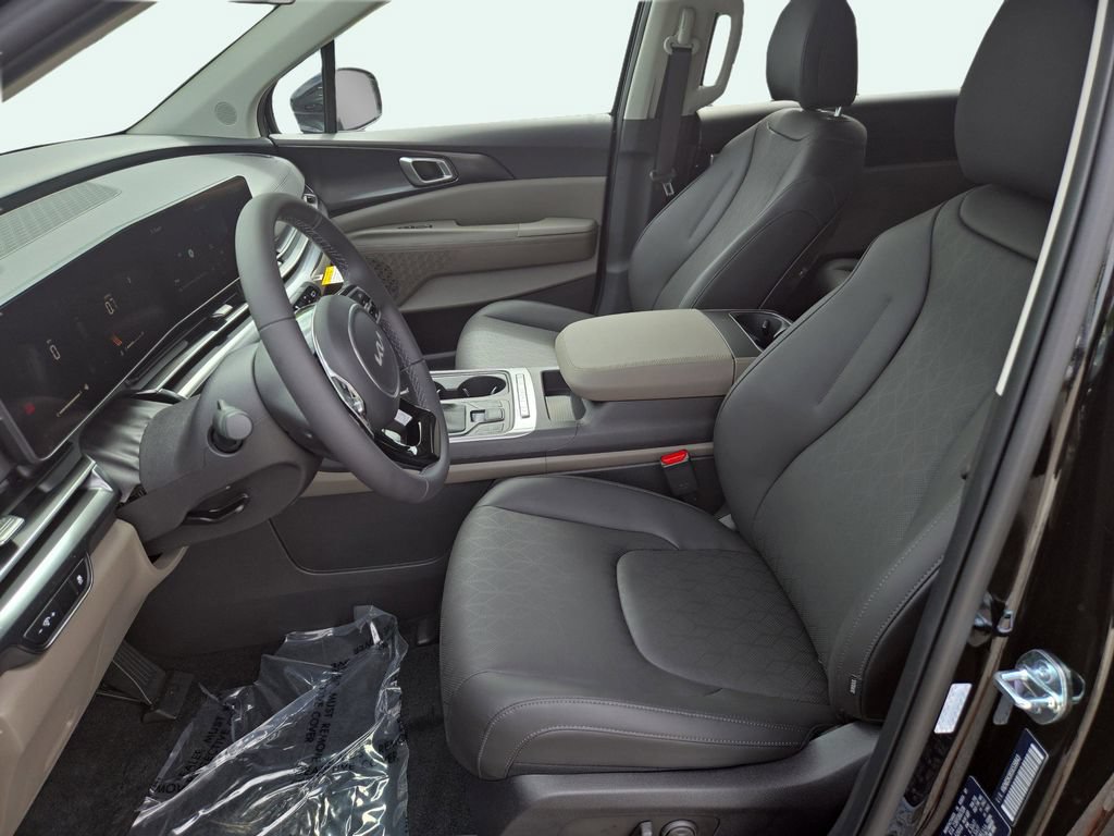 Certified 2025 Kia Carnival FWD image 19