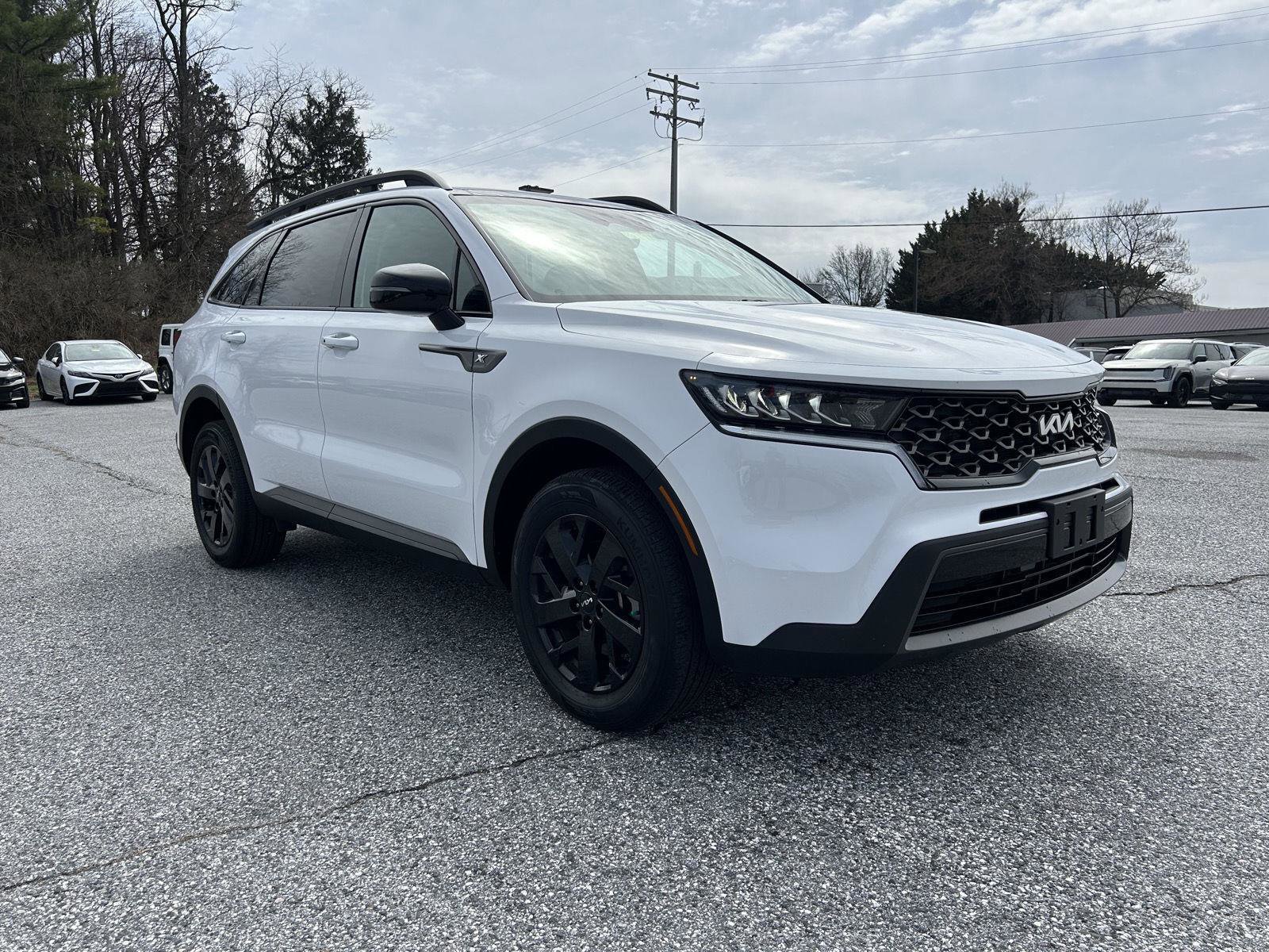 Used 2023 Kia Sorento S w/ Panoramic Sunroof Package image 3