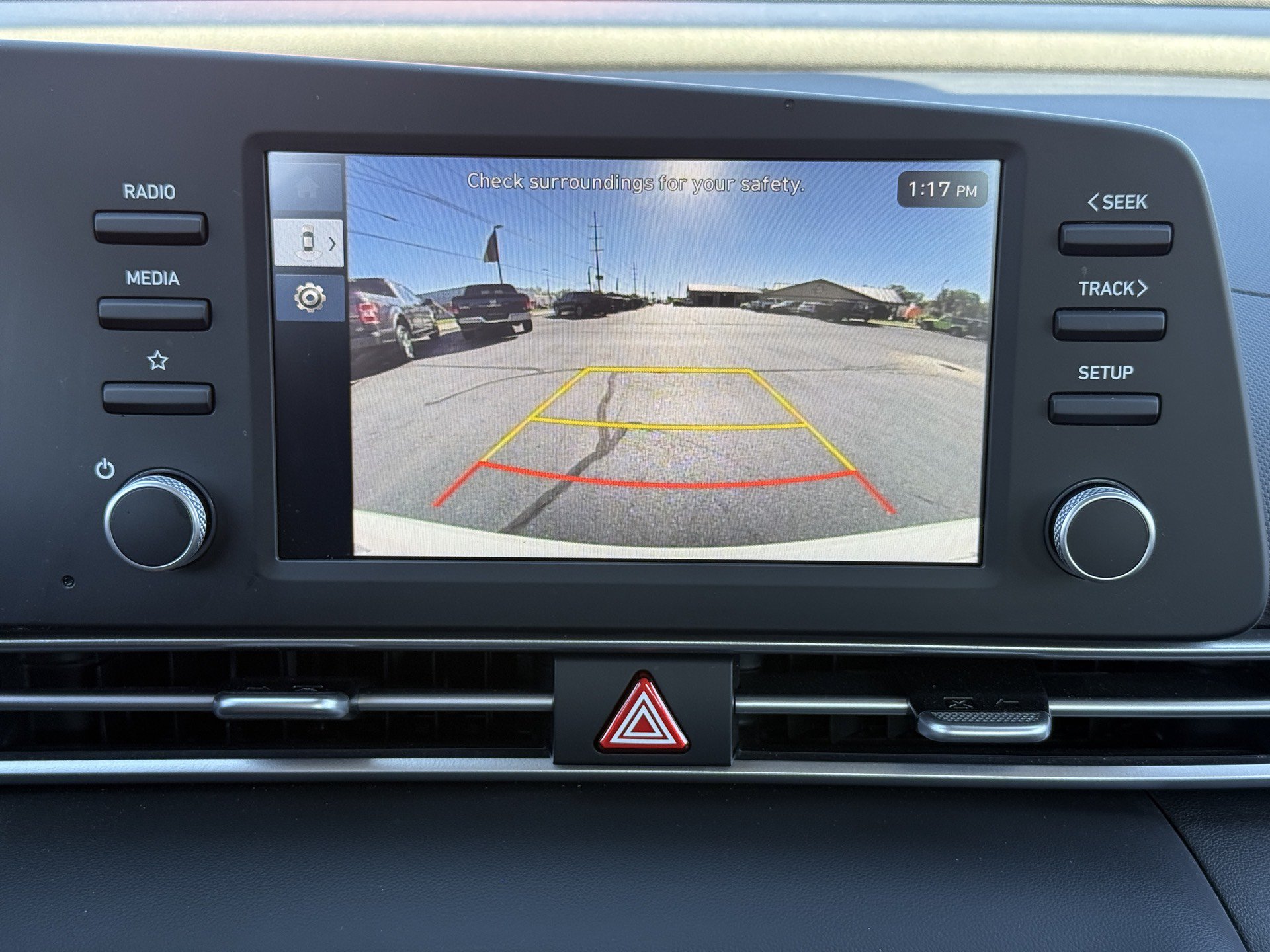 Used 2025 Hyundai Elantra SE FWD image 13