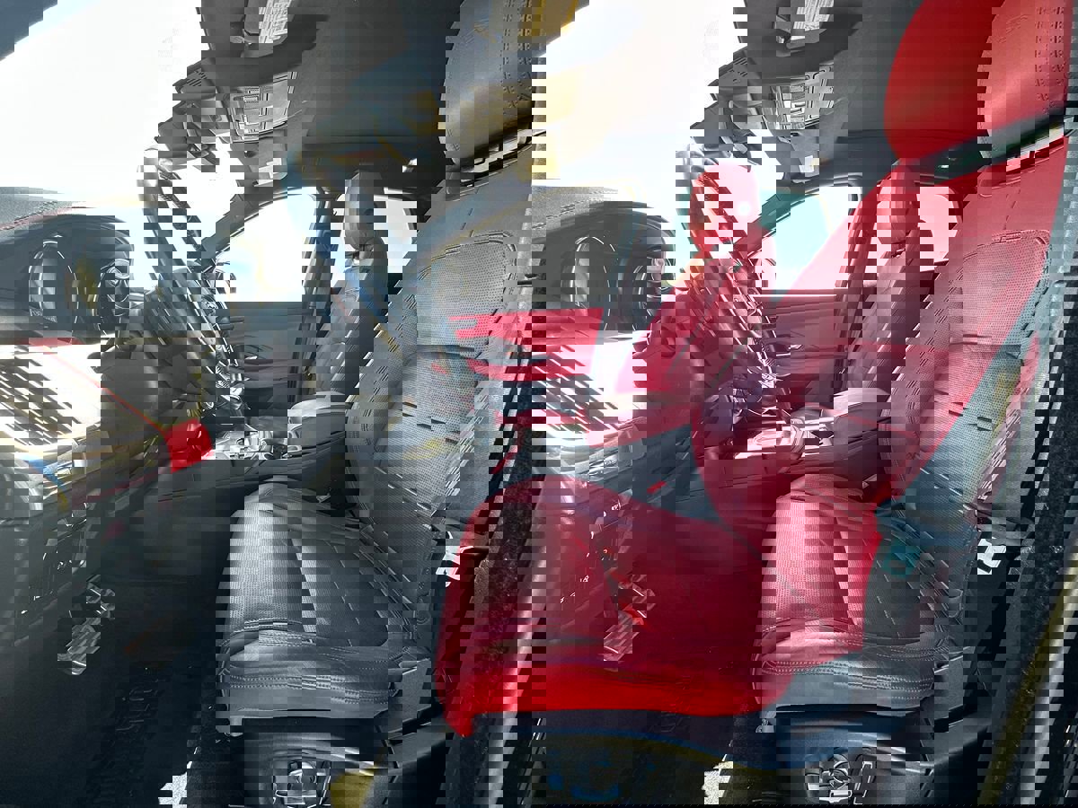 Used 2019 Jaguar E-PACE R-Dynamic SE image 18