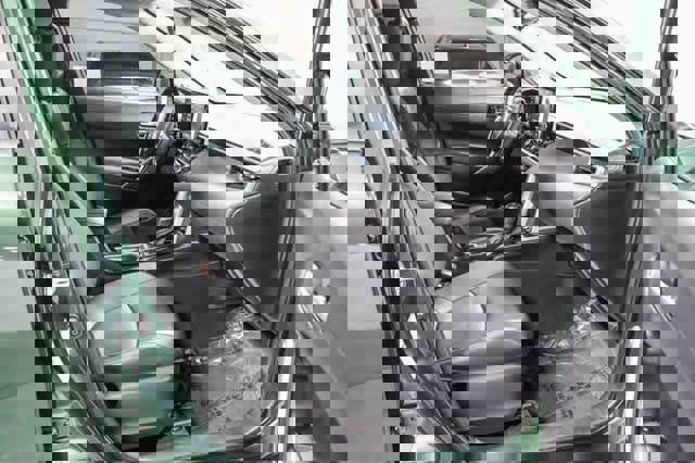 Certified 2022 Toyota Corolla Cross XLE w/ Convenience Package image 17