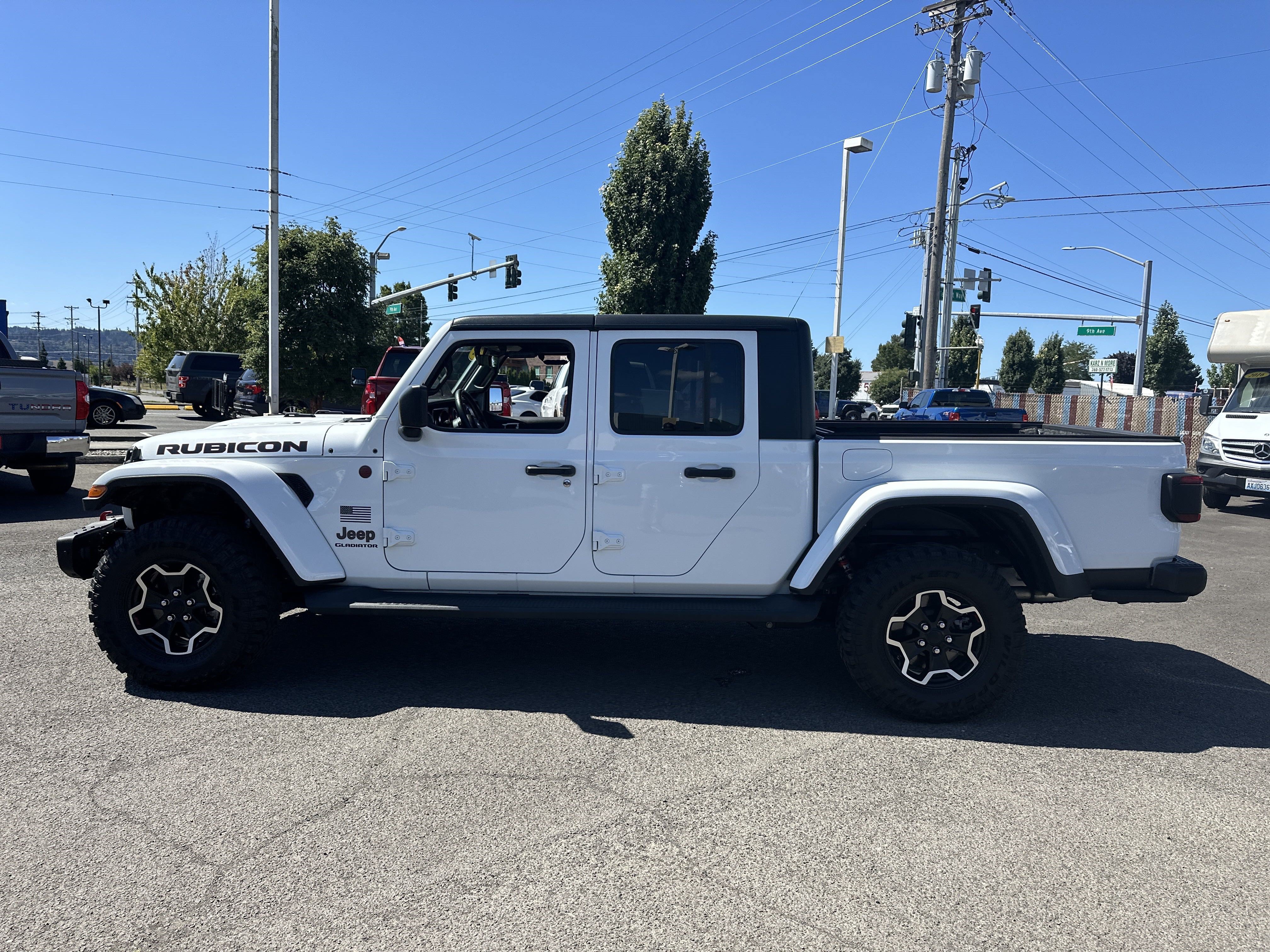 Used 2022 Jeep Gladiator Rubicon w/ LED Lighting Group AWD/4WD image 2