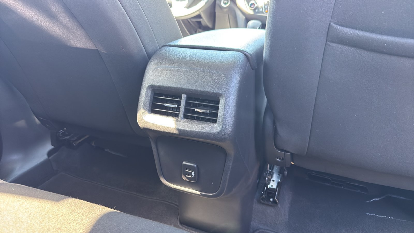Used 2024 Chevrolet Equinox LT FWD image 27