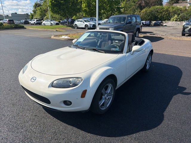 Used 2006 MAZDA MX-5 Miata Touring RWD image 3