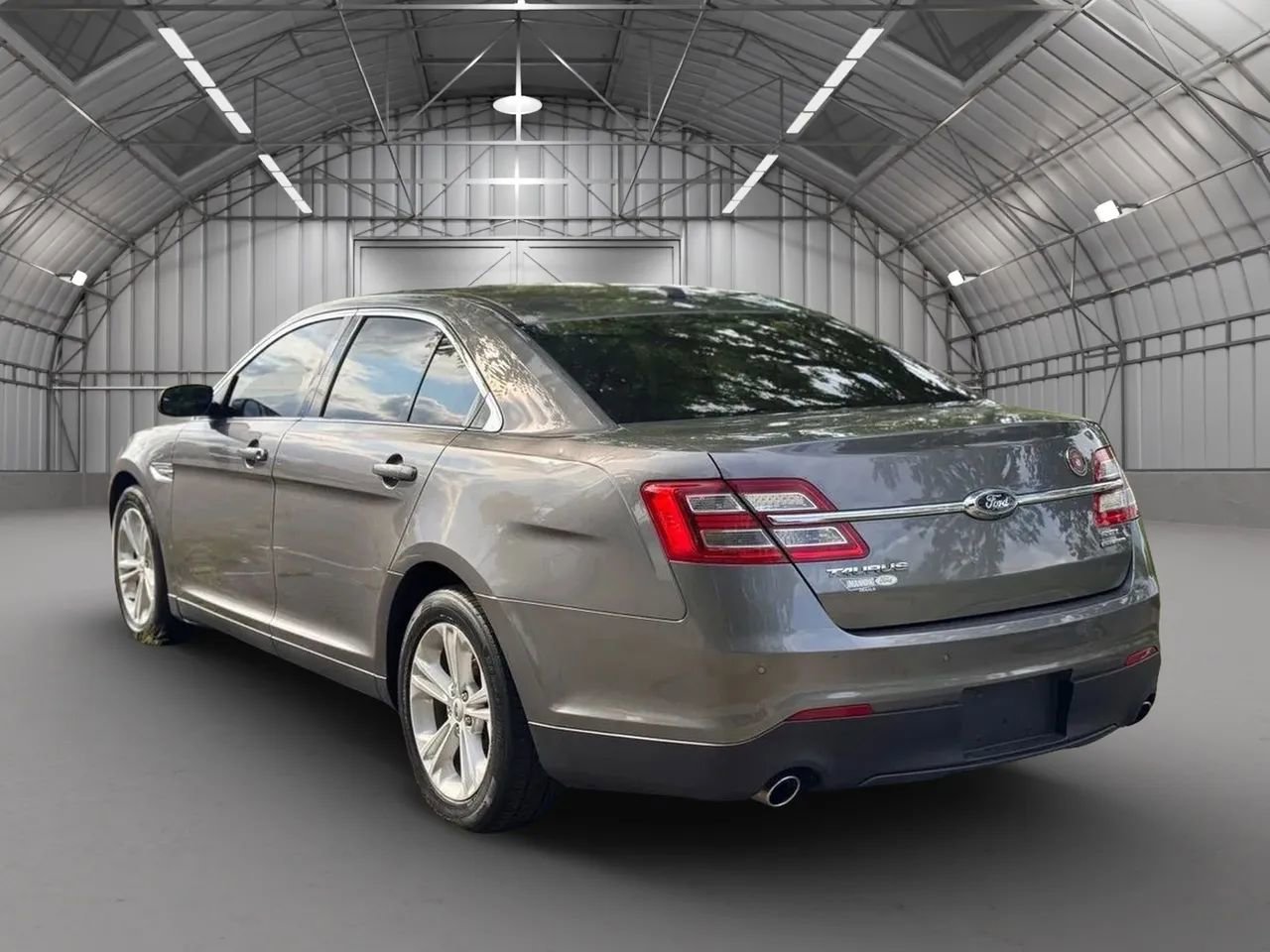 Used 2014 Ford Taurus SEL w/ Equipment Group 201A image 4