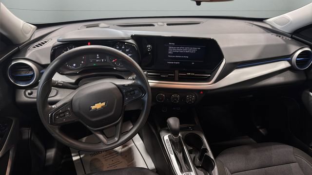Used 2024 Chevrolet Trax LS w/ LS Convenience Package image 9