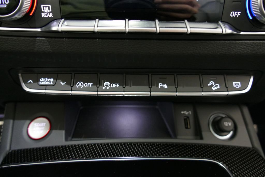 Used 2025 Audi SQ5 Premium Plus w/ Premium Plus Package image 13