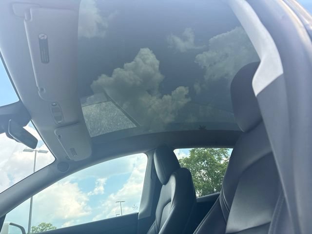 Used 2022 Tesla Model Y Performance AWD/4WD image 3