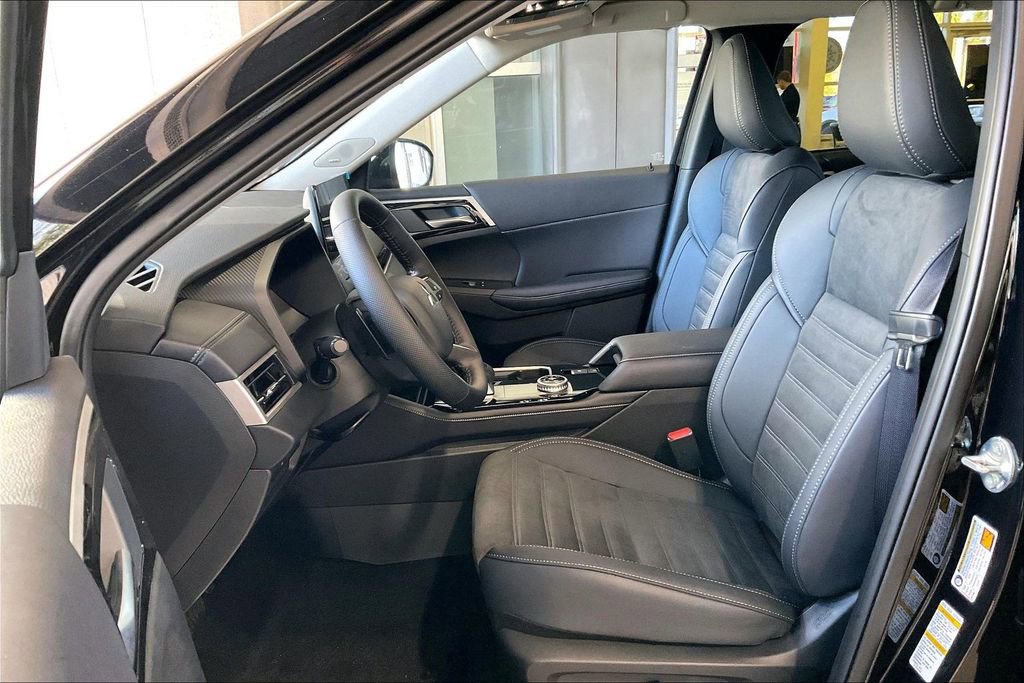New 2026 Mitsubishi Outlander SE FWD image 9