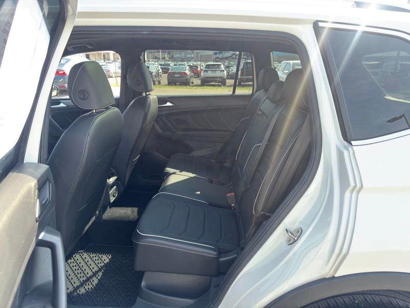 Used 2023 Volkswagen Tiguan SEL R-Line image 34