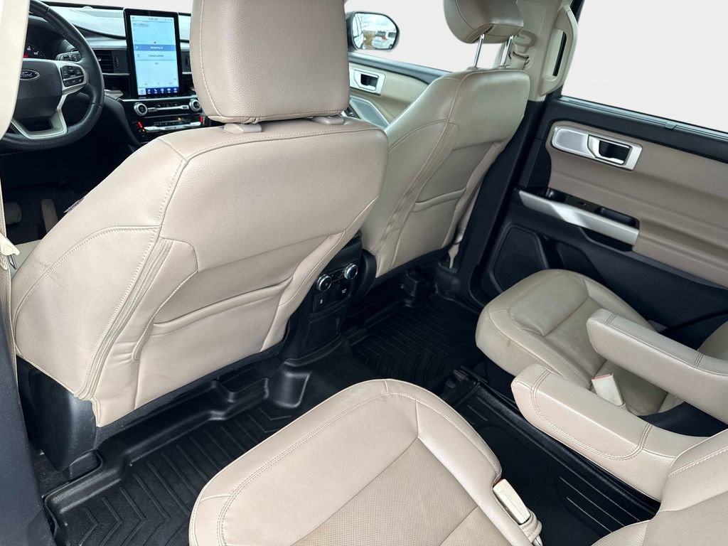 Used 2022 Ford Explorer Limited w/ Limited Technology Package image 16