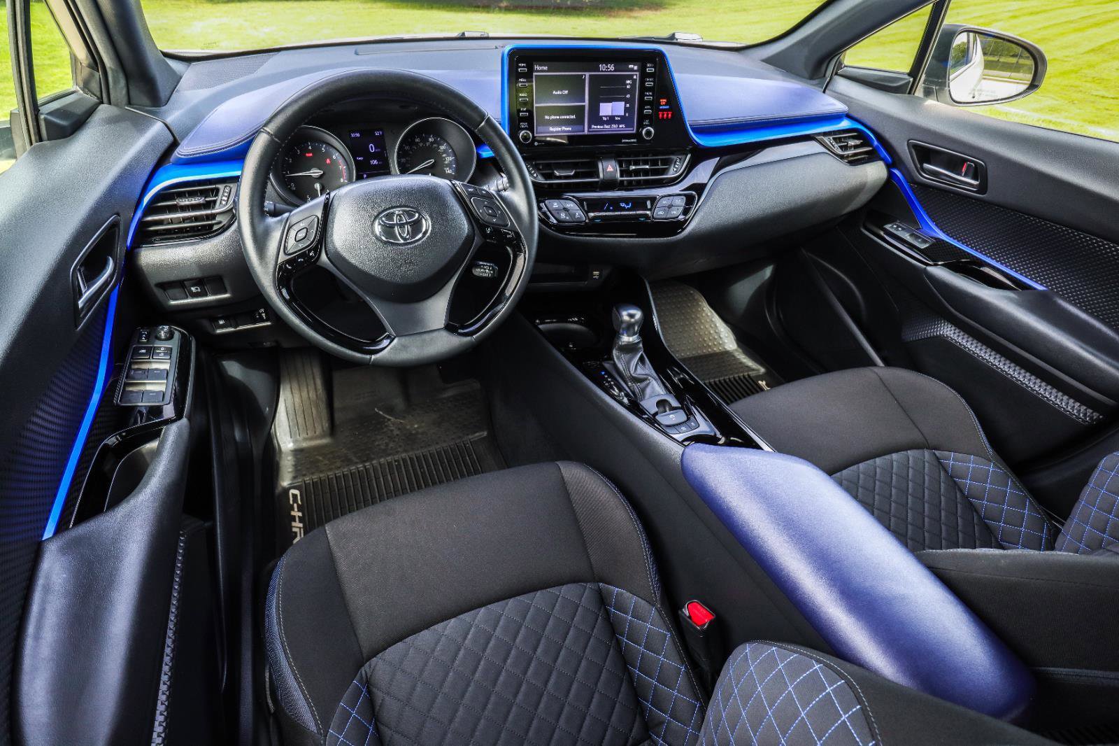 Used 2020 Toyota C-HR XLE FWD image 22