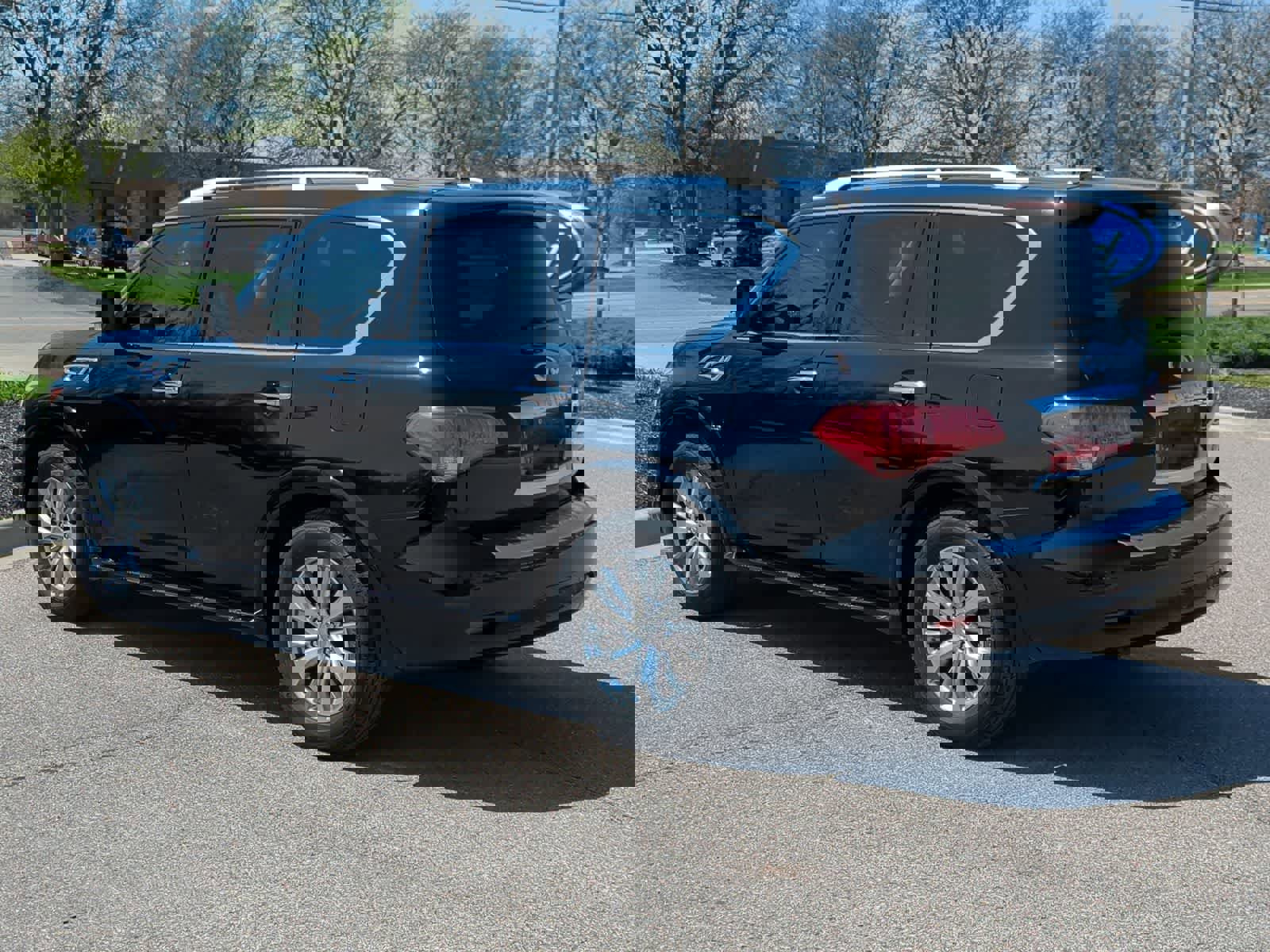 Used 2016 INFINITI QX80 4WD w/ Driver's Assistance Package image 6