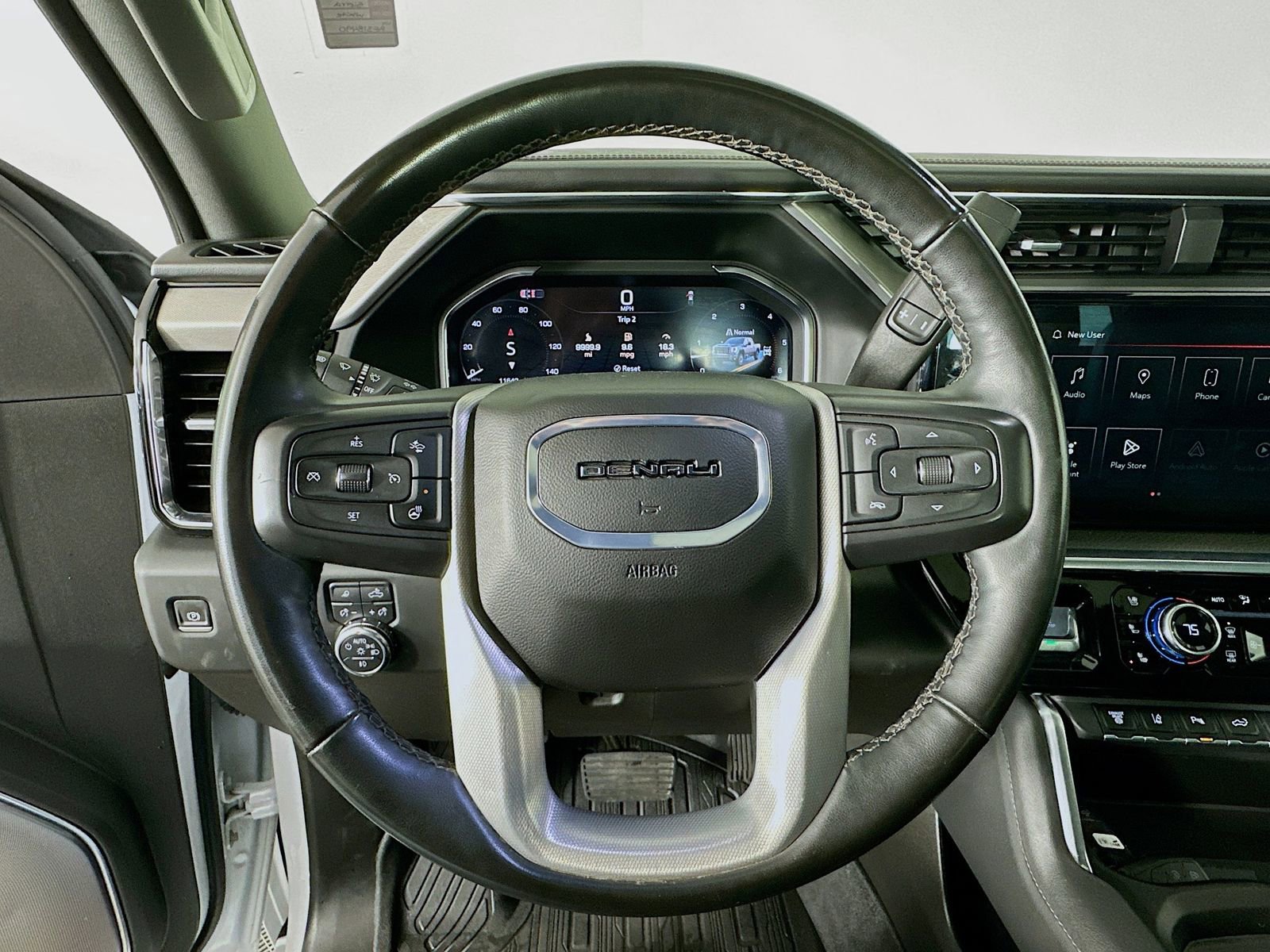 Used 2024 GMC Sierra 3500 Denali image 12