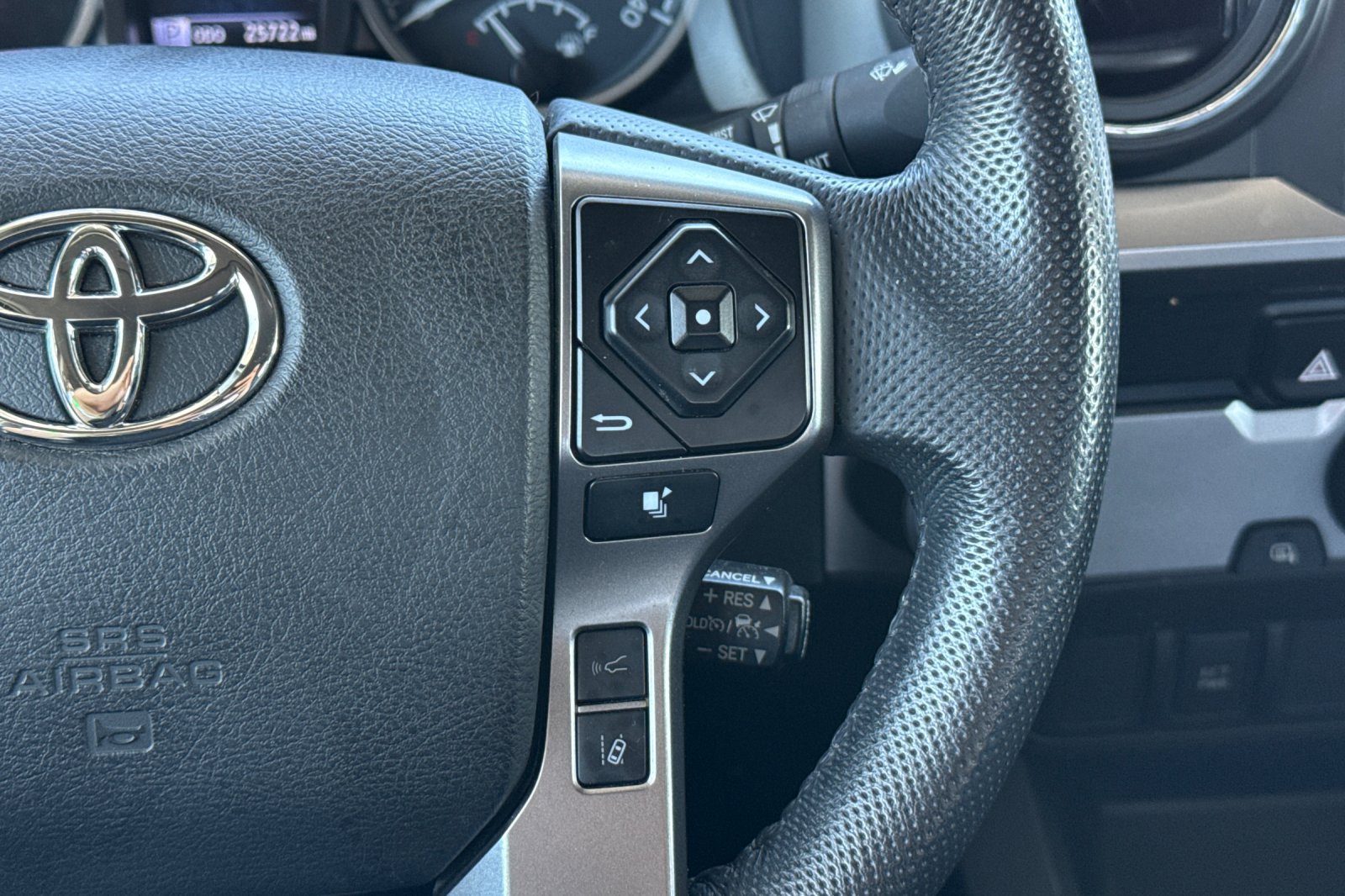 Used 2023 Toyota Tacoma SR5 RWD image 33