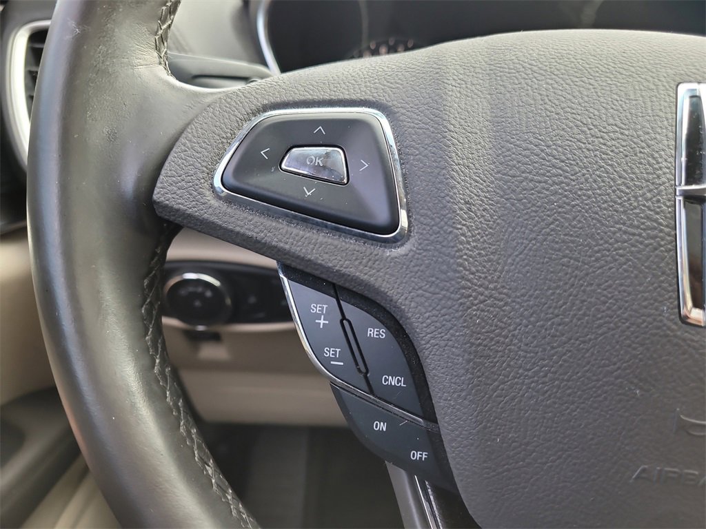 Used 2017 Lincoln MKX Reserve image 28