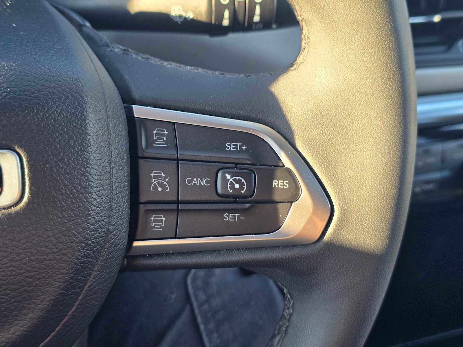 Used 2023 Jeep Compass Limited image 34