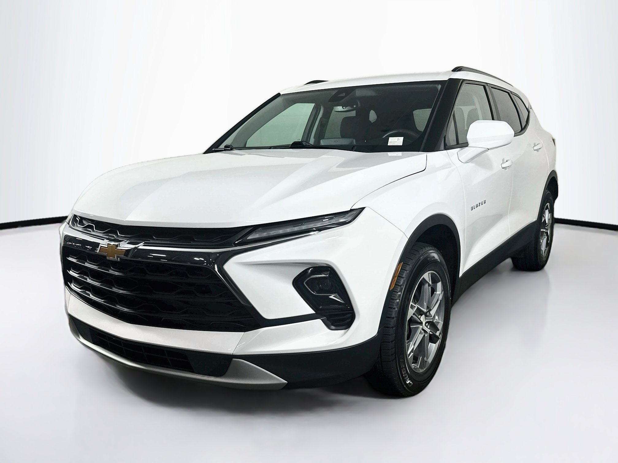 Used 2023 Chevrolet Blazer LT w/ Convenience Package FWD image 3