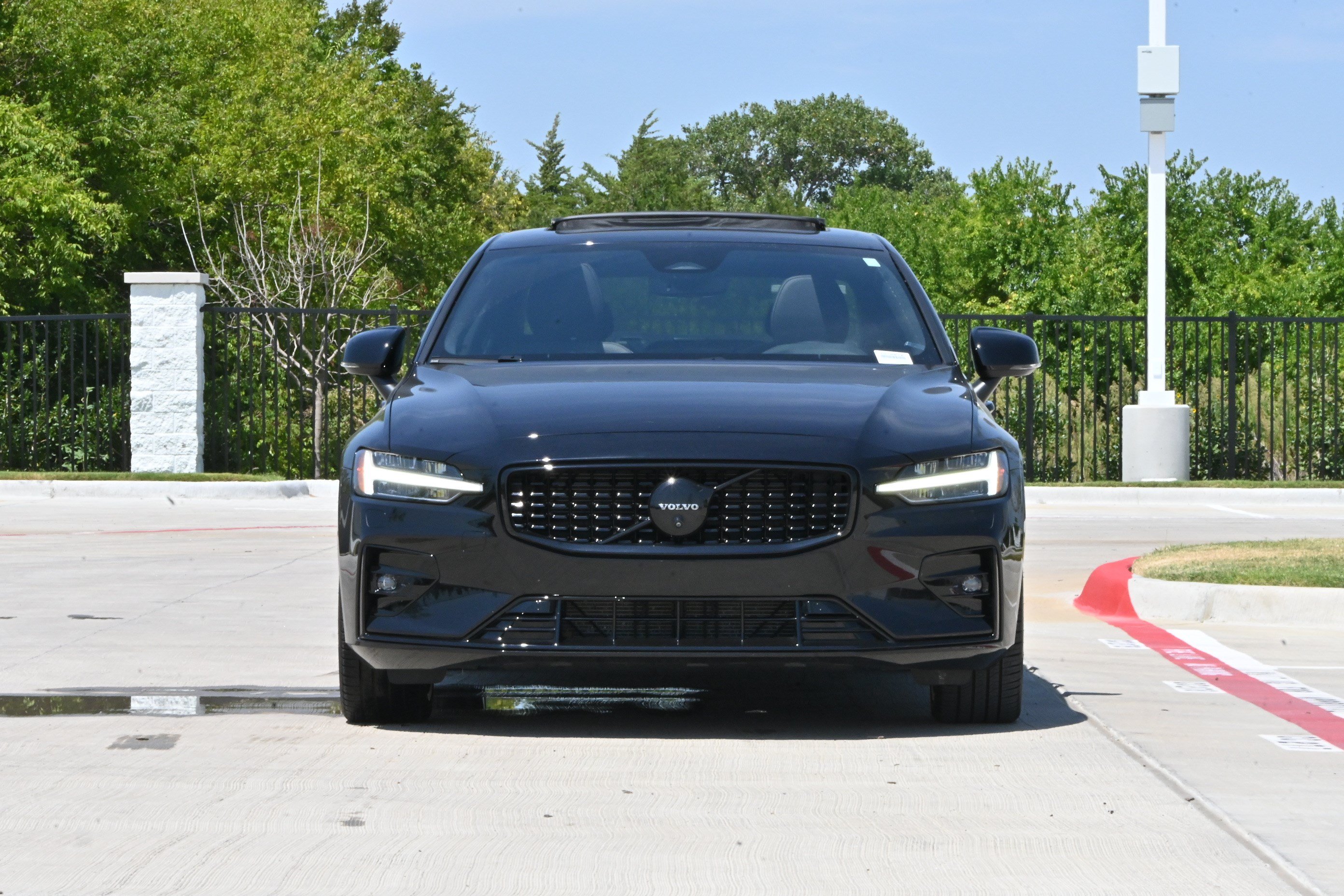 Used 2024 Volvo S60 B5 Plus w/ Climate Package AWD/4WD image 3