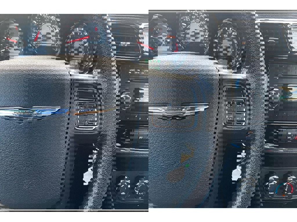 Used 2014 Chrysler 200 LX image 21