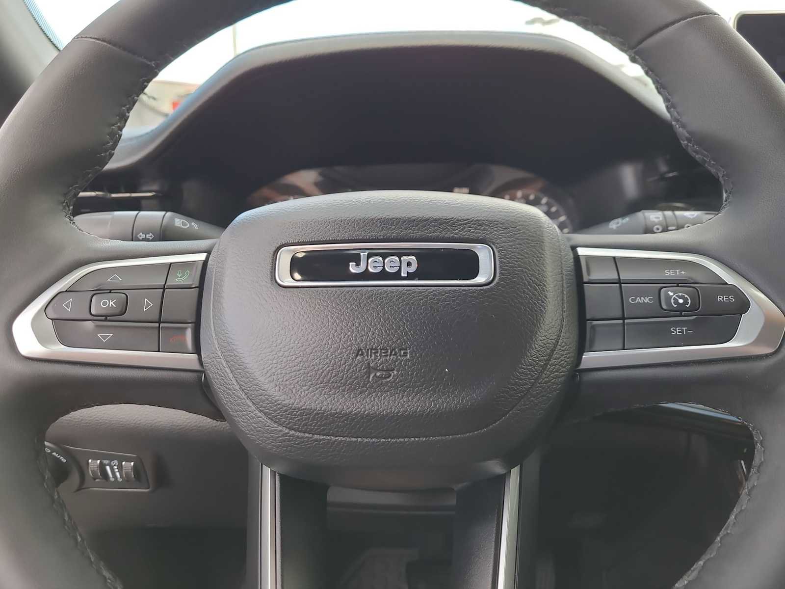 Used 2023 Jeep Compass Altitude w/ Sun and Sound Group image 23