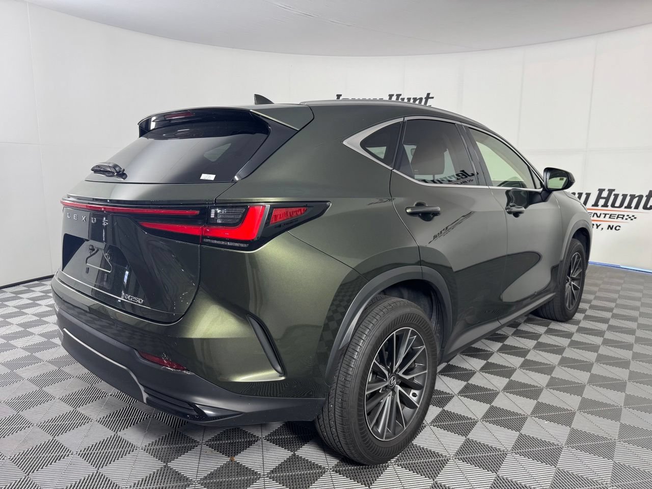 Used 2024 Lexus NX 250 FWD image 7