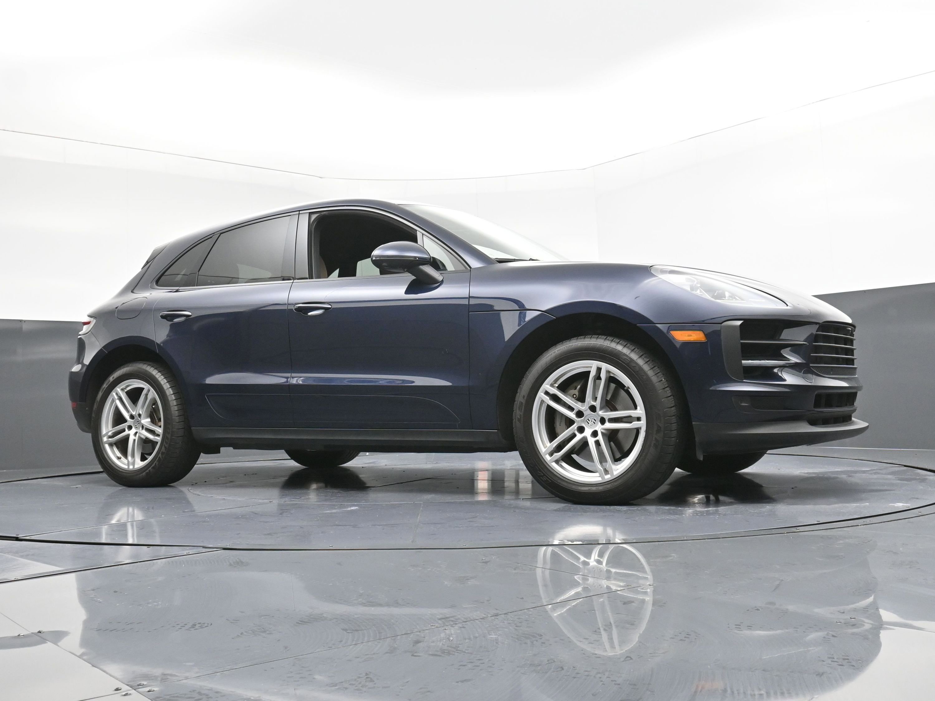 Used 2021 Porsche Macan S image 23