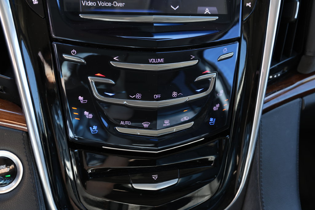 Used 2019 Cadillac Escalade ESV Premium Luxury AWD/4WD image 28