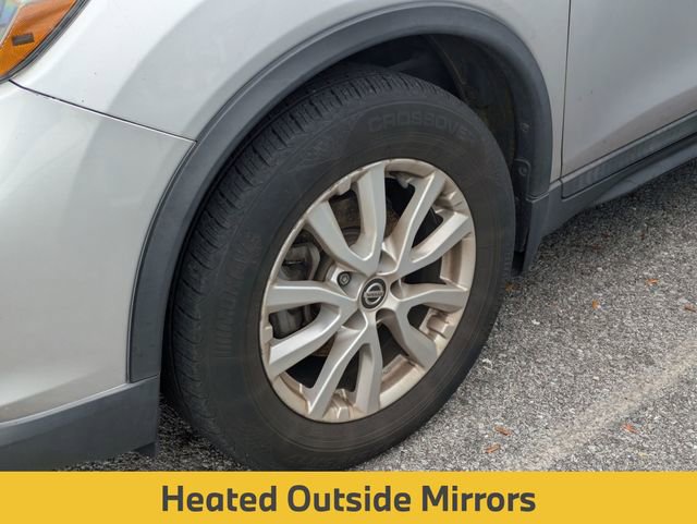 Used 2019 Nissan Rogue S w/ Special Edition Package FWD image 6
