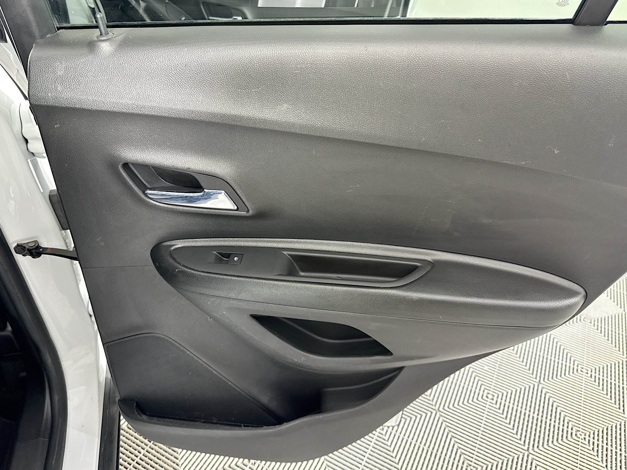 Used 2021 Chevrolet Trax LS w/ Tint and Cruise Package FWD image 46